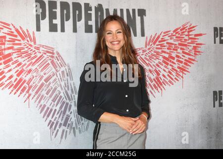 LOS ANGELES - AUG 17: Jennifer Garner beim Photo Call for STX Films' Peppermint im Four Seasons Hotel am 17. August 2018 in Beverly Hills, CA Stockfoto