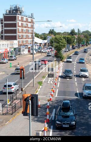 Die Bell Road Kreuzung der A127 Prince Avenue mit HobleyThick Lane, bald der Ort einer langen Umgestaltung und Straßenarbeiten. Filterstreifen geschlossen Stockfoto