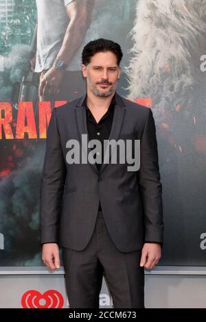 LOS ANGELES - APR 4: Joe Manganiello bei der Rampage Premiere im Microsoft Theater am 4. April 2018 in Los Angeles, CA Stockfoto