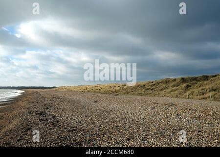 West Beach Küste Littlehampton an einem bewölkten Tag in West Sussex, England, Großbritannien Stockfoto