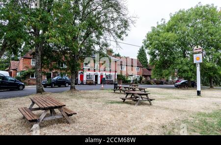 Traditioneller Pub Dunsfold, Großbritannien Stockfoto