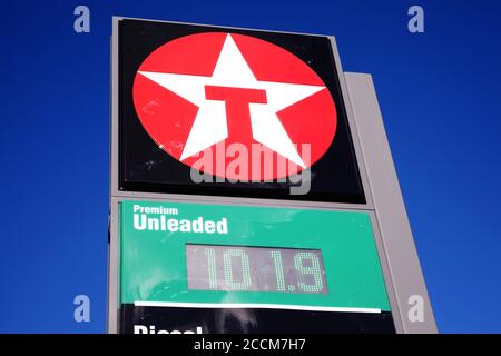 Murmbles, Wales, UK, 23. Februar 2016 : Texaco-Logo-Werbeschild in der Werkstatt des Einzelhandelsgeschäfts, das seinen Benzinpumpenpreis anzeigt Stockfoto