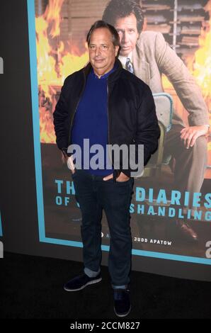 LOS ANGELES - MAR 14: Jon Lovitz bei den Zen Diaries of Garry Shandling Premiere in Avalon am 14. März 2018 in Los Angeles, CA Stockfoto