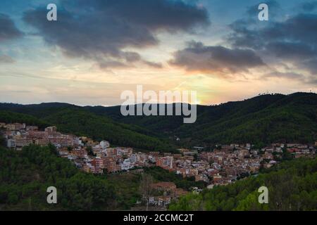 Sonnenuntergang in einer Stadt in Barcelona Stockfoto