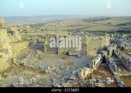 Dougga, Béja, Tunesien. August 2020. Beschreibung Dougga oder Thugga ist eine archäologische Stätte in der Delegation des Gouvernements Téboursouk von Béja im Nordwesten Tunesiens. Die UNESCO hat diese Stätte 1997 in die Liste des Weltkulturerbes aufgenommen und sie als die "am besten erhaltene römische Stadt in Nordafrika" eingestuft. Foto: Chokri Mahjoub Quelle: Chokri Mahjoub/ZUMA Wire/Alamy Live News Stockfoto