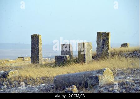 Dougga, Béja, Tunesien. August 2020. Beschreibung Dougga oder Thugga ist eine archäologische Stätte in der Delegation des Gouvernements Téboursouk von Béja im Nordwesten Tunesiens. Die UNESCO hat diese Stätte 1997 in die Liste des Weltkulturerbes aufgenommen und sie als die "am besten erhaltene römische Stadt in Nordafrika" eingestuft. Foto: Chokri Mahjoub Quelle: Chokri Mahjoub/ZUMA Wire/Alamy Live News Stockfoto