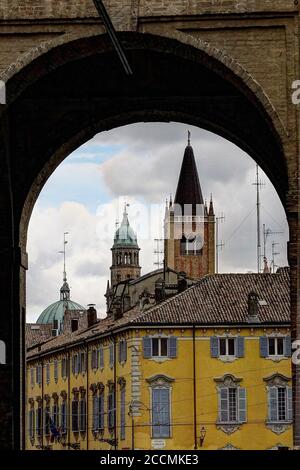 Parma, Blick auf die Türme im historischen Zentrum der Stadt, Emilia Romagna, Italien, unesco-Weltkulturerbe Stockfoto