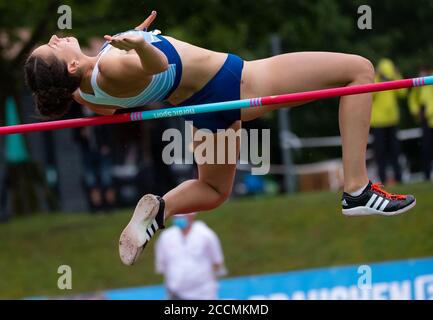 Vaterstetten, Deutschland. August 2020. Leichtathletik: Deutsche Meisterschaft im All-Around im Sportzentrum, Siebenkampf, Frauen: Angela Stockert im Einsatz beim Hochsprung. Quelle: Sven Hoppe/dpa/Alamy Live News Stockfoto