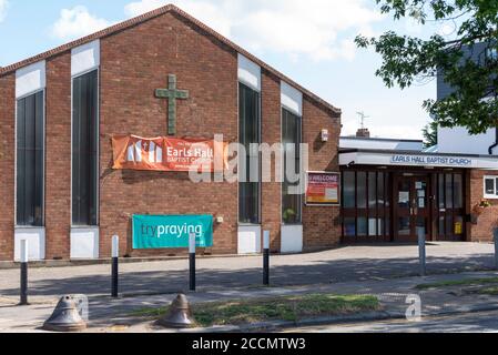 Earls Hall Baptist Church, HobleyThick Lane, Westcliff on Sea, Southend on Sea, Essex, Großbritannien. Trybeying-Banner. Eingetragene Wohltätigkeitskirche Stockfoto