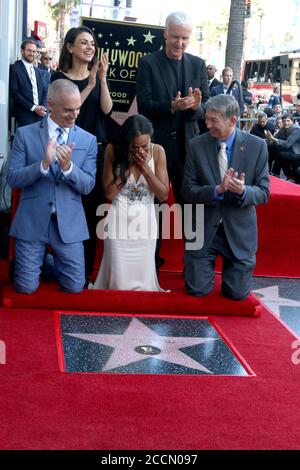 LOS ANGELES - 3. MAI: Mitch OFarrell, Mila Kunis, Zoe Saldana, James Cameron, Leron Gubler bei der Zoe Saldana Star Ceremony auf dem Hollywood Walk of Fame am 3. Mai 2018 in Los Angeles, CA Stockfoto