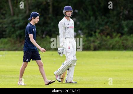 Tondu Cricket Club / Barry Athletic in einem freundlichen Bryn Road am 23. August 2020. Lewis Mitchell. Stockfoto