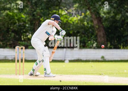 Tondu Cricket Club / Barry Athletic in einem freundlichen Bryn Road am 23. August 2020. Lewis Mitchell. Stockfoto