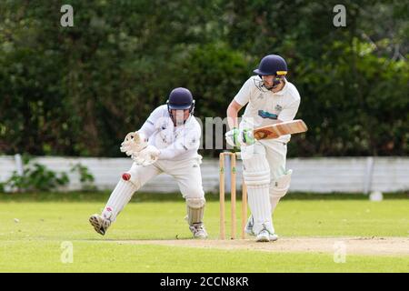 Tondu Cricket Club / Barry Athletic in einem freundlichen Bryn Road am 23. August 2020. Lewis Mitchell. Stockfoto