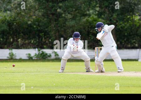 Tondu Cricket Club / Barry Athletic in einem freundlichen Bryn Road am 23. August 2020. Lewis Mitchell. Stockfoto