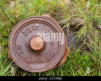 Überreste der Kriegsmaschinerie des Zweiten Weltkriegs auf Kiska Island, Aleutians, Alaska. Stockfoto