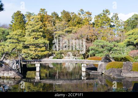 Hyogo, Japan -Jan 29 2020- Koko-en Gardens in der Nähe von Himeji Castle in Himeji, Hyogo, Japan. Koko-en ist ein japanischer Garten neben dem Himeji Schloss. Stockfoto