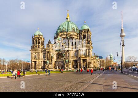 BERLIN, DEUTSCHLAND - 6. Januar 2018: Berliner Dom, Berliner Dom. Sonniger Blick auf den Tag. Stockfoto