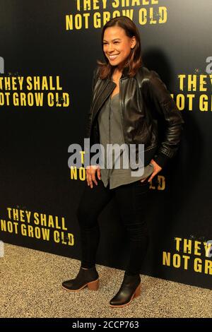 LOS ANGELES - DEZ 7: Toni Trucks bei der They Shall Not Grow Old Premiere im Linwood Dunn Theater im Pickford Center for Motion Study am 7. Dezember 2018 in Los Angeles, CA Stockfoto