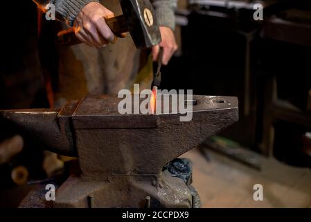 Schmiede, Schmiedearbeit, heißes Metall Stockfoto