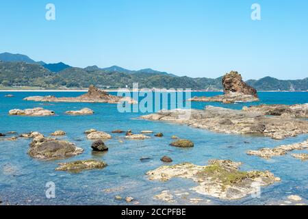 Wakayama, Japan - Ojaura Küste in Nachikatsuura, Wakayama, Japan. Es ist Teil des Yoshino-Kumano Nationalparks und des Nanki Kumano Geoparks. Stockfoto