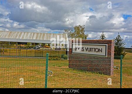 Louis Vuitton Fabrik, Saint-Pourçain-sur-Sioule, Allier, Auvergne-Rhone-Alpes, Frankreich Stockfoto