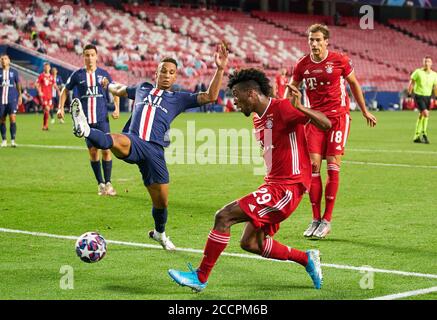 Lissabon, Lissabon, Portugal, 23. August 2020. Kingsley COMAN, FCB 29 Leon GORETZKA, FCB 18 Wettkampf um den Ball, Tackling, Duell, Header, zweikampf, Action, Kampf gegen Thilo KEHRER, PSG 4 im Finalspiel UEFA Champions League, Finalturnier FC BAYERN MÜNCHEN - PARIS ST. GERMAIN (PSG) 1-0 in Season 2019/2020, FCB, © Peter Schatz / Alamy Live News / Pool - die UEFA-VORSCHRIFTEN VERBIETEN DIE VERWENDUNG VON FOTOS als BILDSEQUENZEN und/oder QUASI-VIDEO - Nationale und internationale Nachrichtenagenturen REDAKTIONELLE Verwendung NUR für die redaktionelle Verwendung Stockfoto