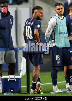 Lissabon, Lissabon, Portugal, 23. August 2020. NEYMAR, PSG 10 Team FCB gewinnen die Trophäe im Finalspiel UEFA Champions League, Finalturnier FC BAYERN MÜNCHEN - PARIS ST. GERMAIN (PSG) 1-0 in Season 2019/2020, FCB, © Peter Schatz / Alamy Live News / Pool - die UEFA-VORSCHRIFTEN VERBIETEN DIE VERWENDUNG VON FOTOS als BILDSEQUENZEN und/oder QUASI-VIDEO - Nationale und internationale Nachrichtenagenturen REDAKTIONELLE Verwendung NUR für die redaktionelle Verwendung Stockfoto