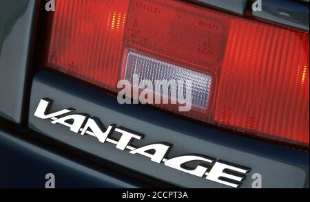 1999 Aston Martin DB7 Vantage Abzeichen Stockfoto