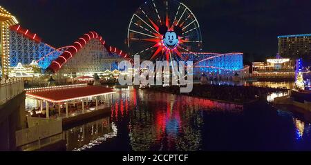 Pixar Pal-A-Round (früher bekannt als das Sonnenrad und Mickey's Fun Wheel), Disney California Adventure Park, Anaheim California, USA Stockfoto