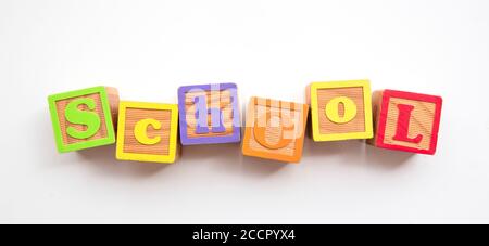 Schulwort aus bunten Holz Baby Entwicklung Blöcke gemacht Stockfoto