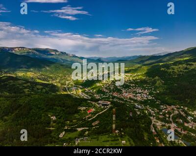 Fantastische Luftaufnahme von Dilijan Landschaften in Armenien Stockfoto