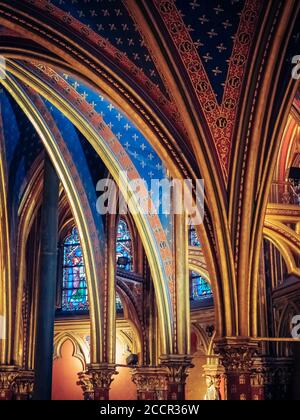 Low-Angle-Aufnahme von Sainte-Chapelle, Paris Frankreich Stockfoto