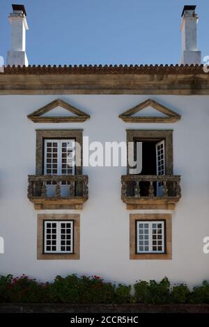 Vila Real / Portugal - 08 01 2020: Blick auf das Außengebäude Solar de Mateus, ikonisch des portugiesischen Barock aus dem 18. Jahrhundert Stockfoto