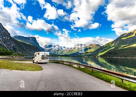 Familienurlaub reisen RV, Urlaub im Reisemobil, Caravan Auto Urlaub. Stockfoto