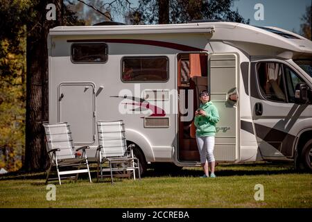 Familienurlaub reisen RV, Urlaub im Reisemobil, Caravan Auto Urlaub. Stockfoto
