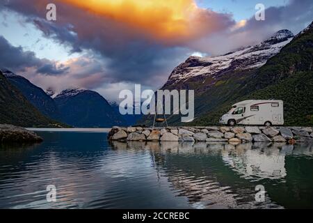 Familienurlaub reisen RV, Urlaub im Reisemobil, Caravan Auto Urlaub. Stockfoto