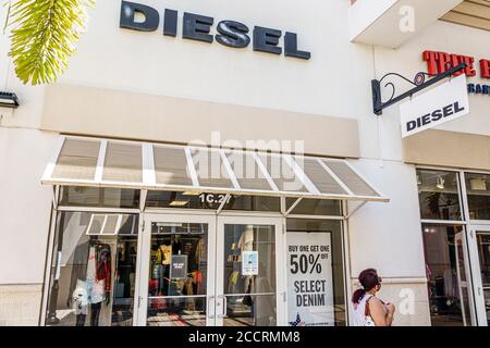 Orlando Florida, Orlando International Premium Outlets, Shopping Shopper Shopper Shop Shops Markt Märkte Marktplatz Kauf Verkauf, Einzelhandel Store stor Stockfoto