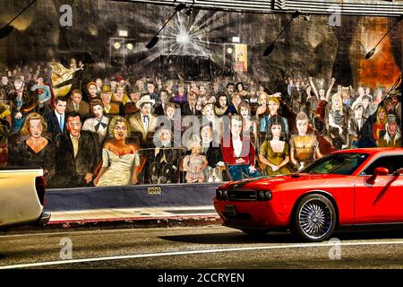 HOLLYWOOD, CA/USA - Okt 28,2013: Berühmte 'You are the Star' Wandmalerei am Hollywood Blvd. Und Wilcox in Downtown Hollywood, Kalifornien. 1983 von T Stockfoto