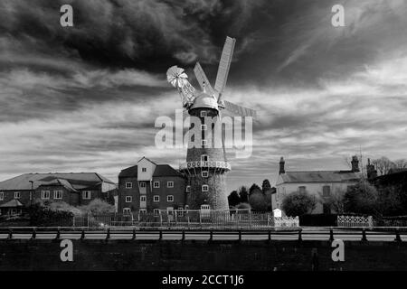 Frühlingsansicht von Maud Foster Windmill, Boston Town, Lincolnshire County, England Stockfoto