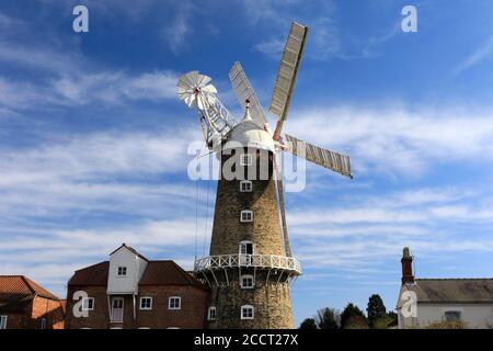 Frühlingsansicht von Maud Foster Windmill, Boston Town, Lincolnshire County, England Stockfoto