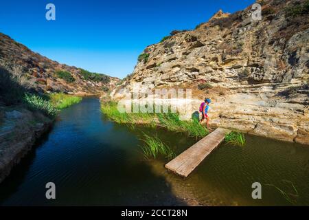 Wanderer im Water Canyon, Santa Rosa Island, Channel Islands National Park, Kalifornien USA Stockfoto