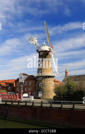 Frühlingsansicht von Maud Foster Windmill, Boston Town, Lincolnshire County, England Stockfoto