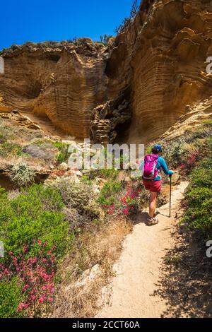 Wanderer in Lobo Canyon, Santa Rosa Island, Channel Islands National Park, Kalifornien USA Stockfoto