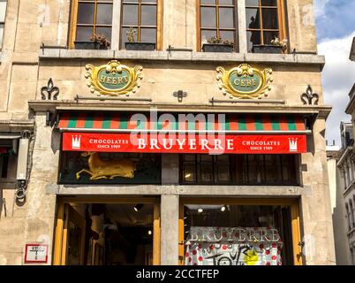 Brüssel, BELGIEN - 7. Juli 2019: Bruyerre Geschäft in Brüssel. Godiva Chocolatier ist ein Hersteller von hochwertigen Pralinen in Bruyerre in der Nähe der G gegründet Stockfoto