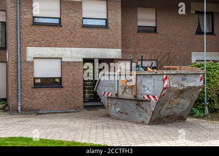 Verlassene Stadt Keyenberg, Deutschland. Braunkohlevorkommen unter Dörfern im Niederrhein führen dazu, dass die Bewohner ihren Besitz und ihr Lebenszentrum verlassen Stockfoto