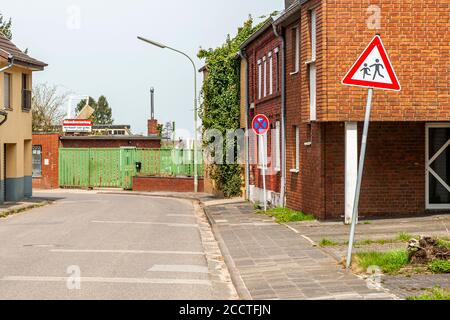 Verlassene Stadt Keyenberg, Deutschland. Braunkohlevorkommen unter Dörfern im Niederrhein führen dazu, dass die Bewohner ihren Besitz und ihr Lebenszentrum verlassen Stockfoto