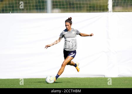 San Sebastian, Spanien. August 2020. Sara Doorsoun in Aktion während einer Trainingseinheit einen Tag vor dem UEFA Women's Champions League Fußballspiel (Halbfinale) zwischen VfL Wolfsburg und Barcelona. Daniela Porcelli/SPP Quelle: SPP Sport Pressefoto. /Alamy Live Nachrichten Stockfoto