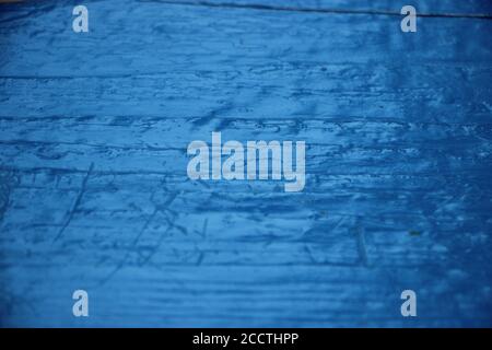 Blaue Ölfarbe Textur mit Flecken und Streifen auf Holz Oberfläche Stockfoto