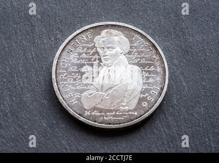 Deutsche Silberdenkmal Heinrich Heine 10 DM aufgegebene Deutsche Mark-Münze, datiert 1997 und leicht verschmutzt, Deutschland, Europa Stockfoto