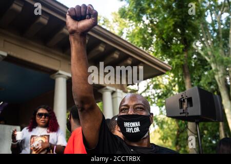 Louisville, KY, USA. August 2020. Attendien der Bree-B-Q am zweiten Tag der BreonnaCon im Shawnee Park am 23. August 2020 in Louisville, Kentucky nach dem Tod von Breonna Taylor. ( Credit: Chris Tuite/Image Space/Media Punch)/Alamy Live News Stockfoto